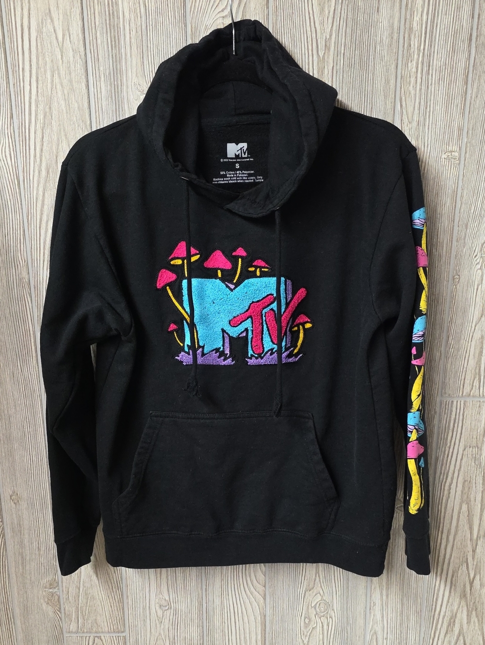 MTV Groovy Mushroom Chenille Patch Pullover Hoodie Adult Size Small